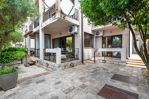 57 m² Wohnung + 45 m² Terrasse in Seoce bei Budva